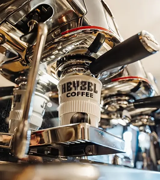 Cappuccino mit Latte Art in Heyzel-Tasse